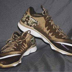 Nike CJ 3 Flyweave Trainers